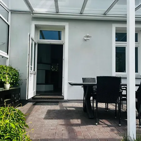 Kapitaenshaus An Der Warnow Mit Sauna 게스트하우스 로스토크